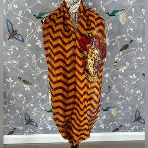 Harry Potter Gryffindor Infinity Scarf Wrap Chevron Striped Gold House Crest